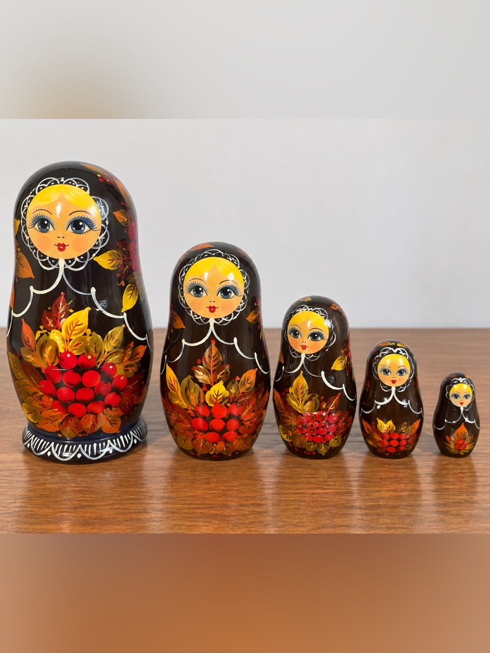 Vintage 5-piece hand-painted wooden nesting doll set